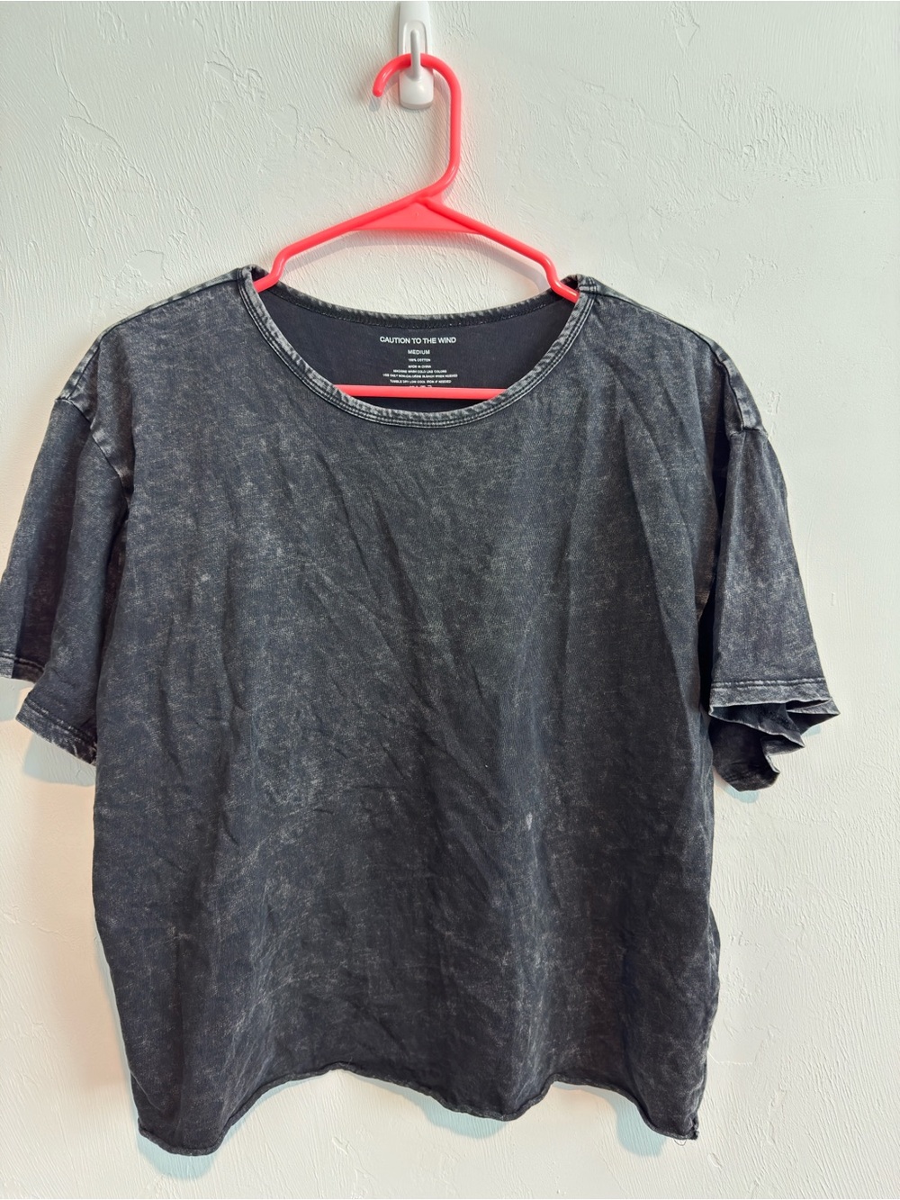 CAUTION TO THE WIND Black Acid Wash T-Shirt
Sz M
